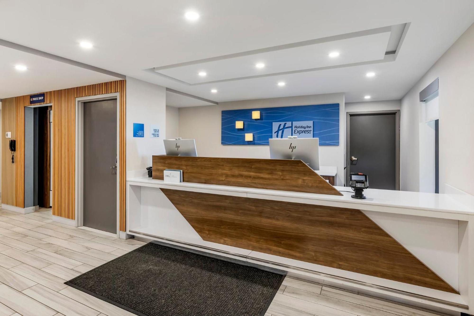 Holiday Inn Express Chicago-Downers Grove By Ihg Kültér fotó